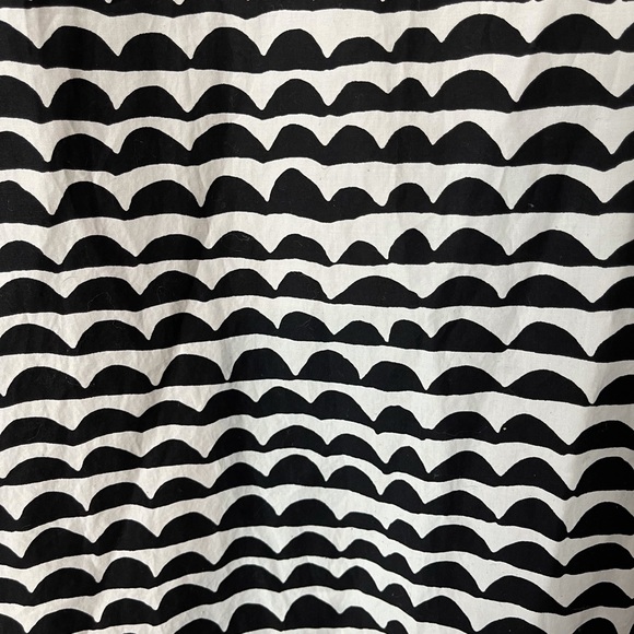 🔴SOLD🔴Marimekko x Uniqlo Black and White A Line Sleeveless Dress Size 12 - Picture 5 of 8